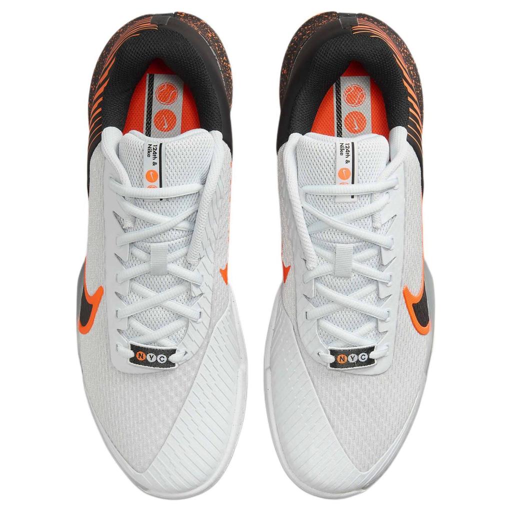 Nike Court Air Zoom Vapor Pro 2 Premium HC NYC Tournament Pack Pánské tenisky Šedá Čistě platinová Hyper-Crimson FQ7719-002