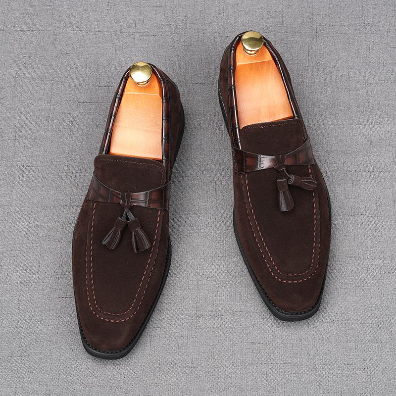Fashion New Designer Men's Pointed Suede Leather Tassels Slip On Flats Casual Shoes Male Loafter Wedding Dress Prom Zapatos Hombre
