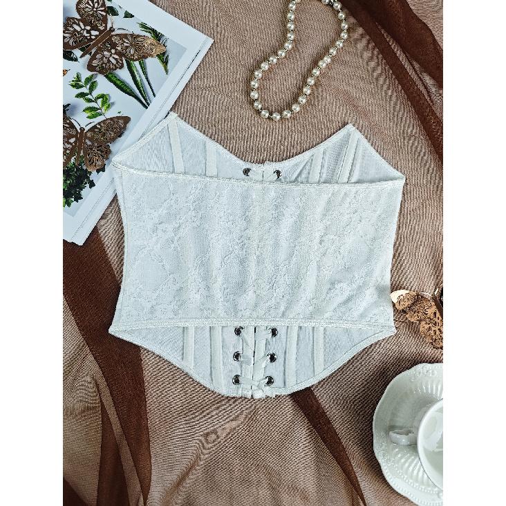 Corsete, îmbrăcăminte de damă la modă și elegantă