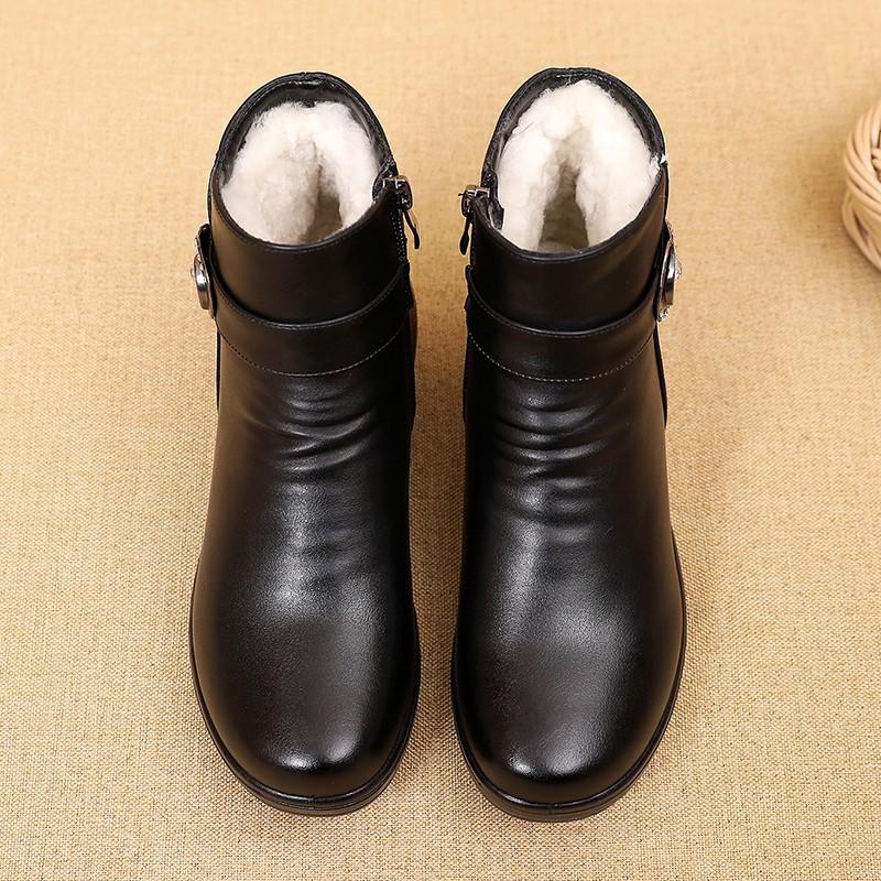 Winter cotton shoes short boots warm velvet flat sole soft sole non-slip comfortable human leather shoes women's shoes