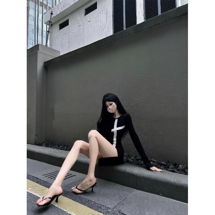 

Chic Pure Desire Color Block Long Sleeve Bodysuit for Women - Slimming & Stylish Autumn Fashion Medium чёрный