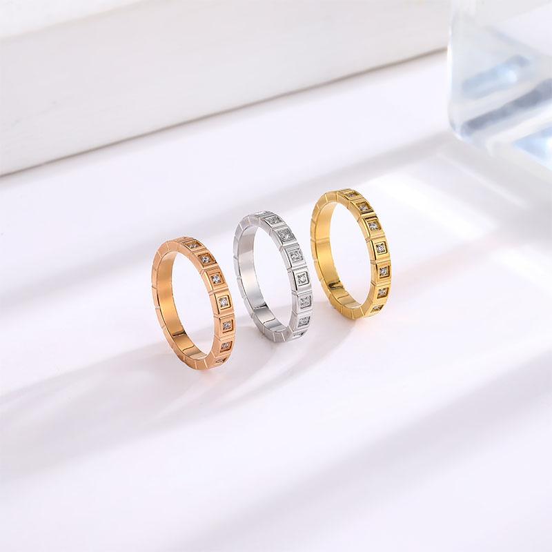 Simple and High-end Round Square Row Titanium Steel Ring for Female Couple, Trendy Accessories