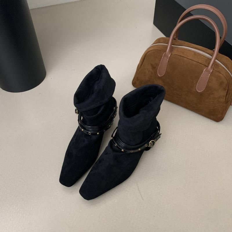 

High-heeled suede square-headed short boots women s 2025 autumn and winter new short boots women s boots belt buckle western cowboy boots 39 чорний