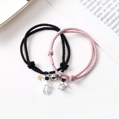 Set da 2 Pezzi Braccialetti Magnetici per Coppie per Amanti Attrazione Magnetica Braccialetti Astronauta Stella Pianeta Corda Intrecciata Gioielli di Amicizia Regalo
