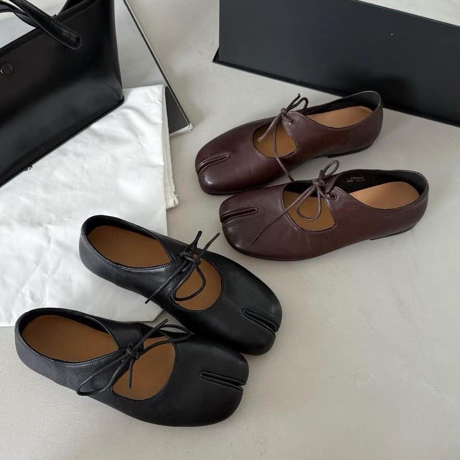 New retro simple split-toed pig's trotters shallow mouth single shoes women's versatile flat-bottomed lace-up Mary Jane