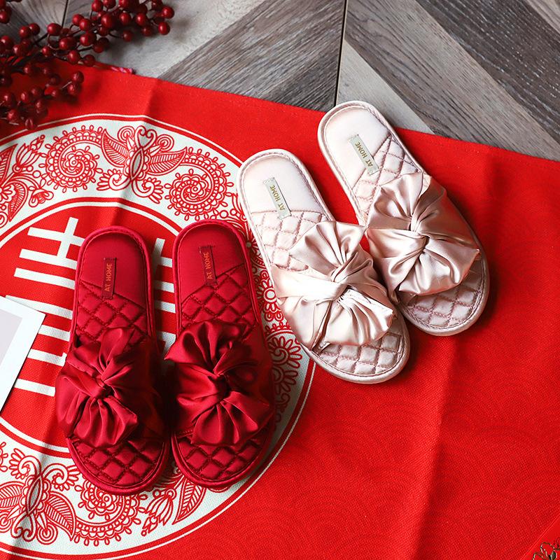 Свадебные тапочки Четыре сезона Пара женских новых весенне-осенних праздничных красных шелковых приданых нескользящих домашних тапочек 3637 2314₽