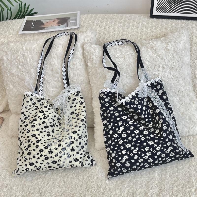 2 Gentle Girl Heart Design New Splicing Lace Bow Shoulder Bag Black Floral Canvas Bag Bag