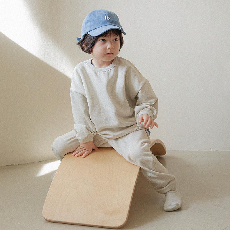 

Детский спортивный костюм на осень 2025 года: свитшот с круглым вырезом и длинные брюки 130 cm