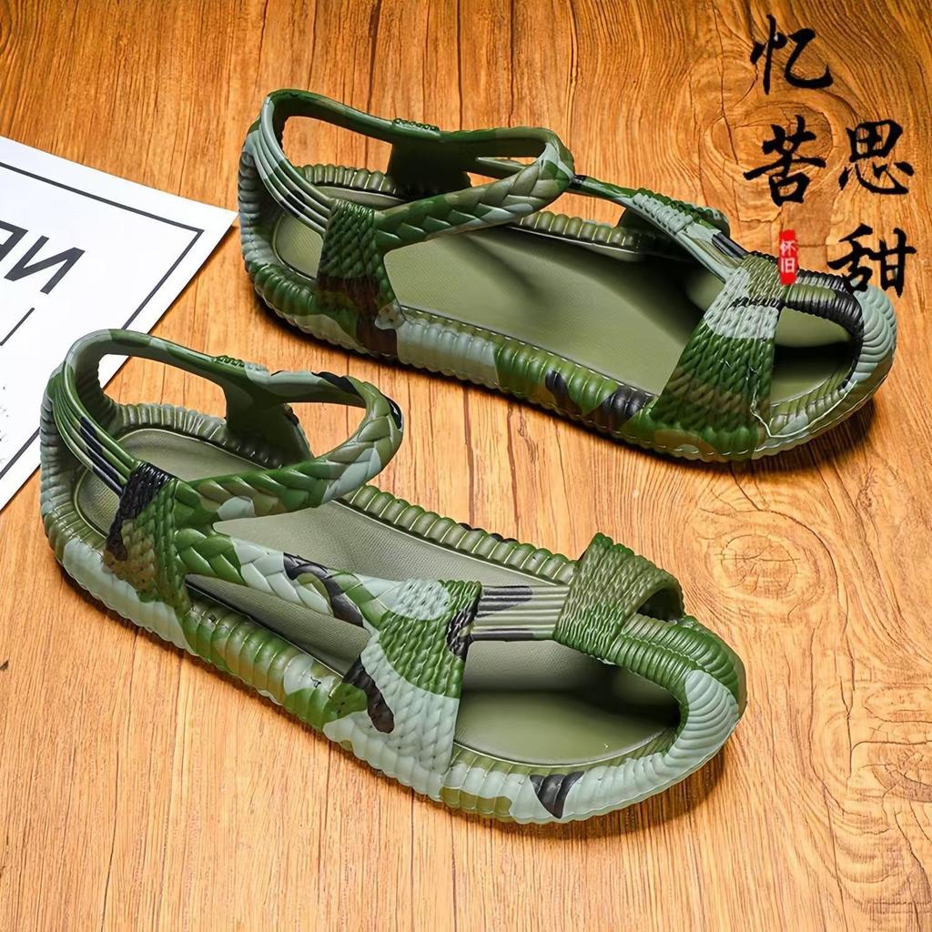 2025 New Men's Retro Lightweight Breathable Roman Sandals, Anti Slip Beach Oversized Sandals