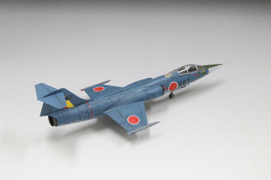 FineMolds 1/72 Jet Aircraft Series Japan Air Self-Defense Force F-104J Fighter Jet "Combat Competition" Plastic Model Kit FX07 (Airplane)