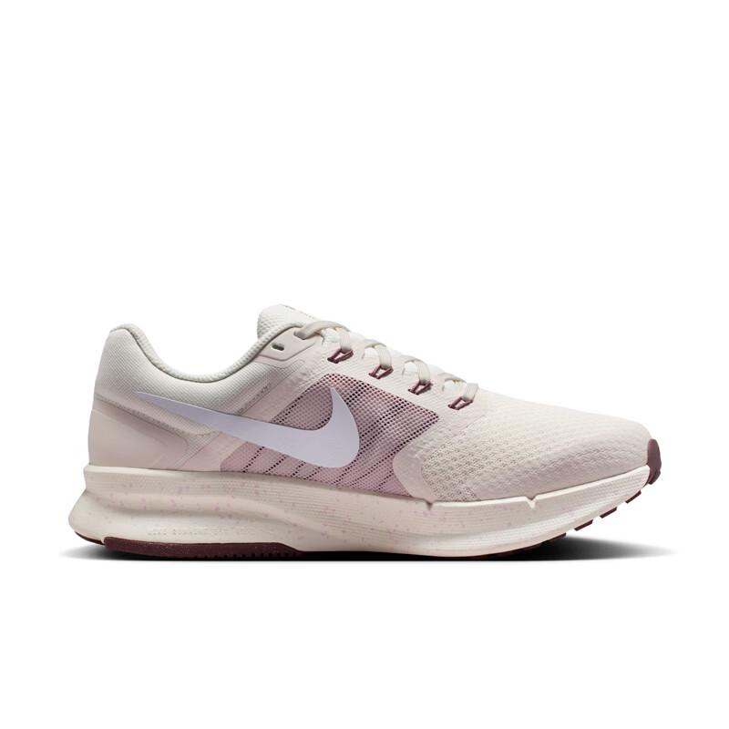 Nike Women's Run Swift 3 Running Shoes