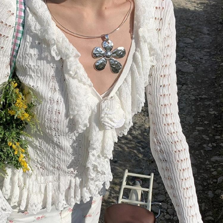 Robuster Herzanhänger aus Legierung, hohler Schmuck, Blumenanhänger, Legierungsmaterial