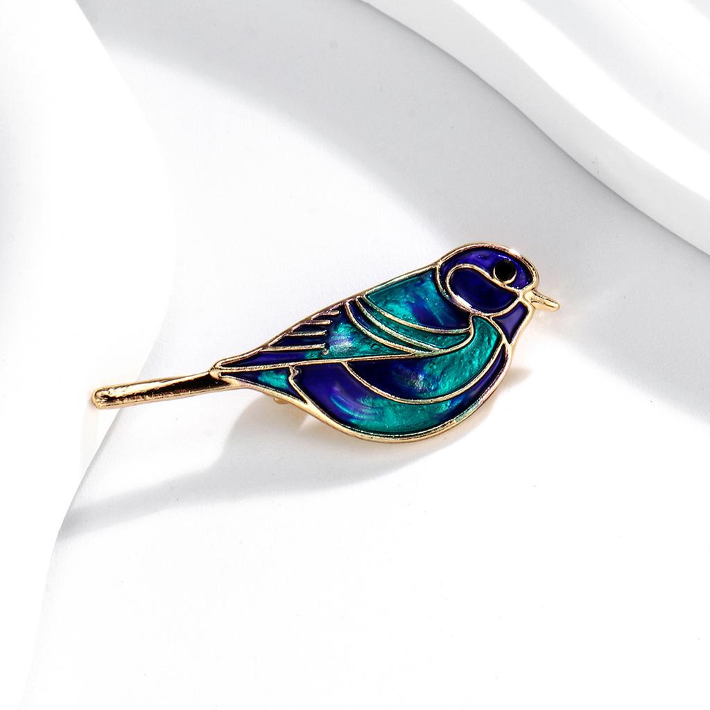 Shining Rhinestones Bird Brooch Alloy Material Crafted Pin Safe Lock Mechanism Suitable For Weddings Meetings Costumes