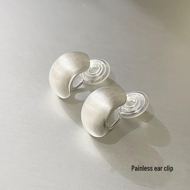 Brushed Matte Curved Ear Studs: Luxurious Light Earring for Women - Autumn/Winter Elegance, Perfect for Round Face