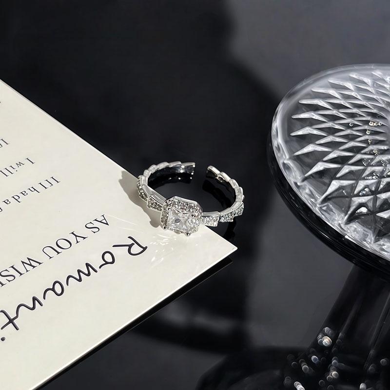 Square Sugar Ring: Women's Luxurious Gemstone Stackable Ring – Geometric Design Cool Style Accessory