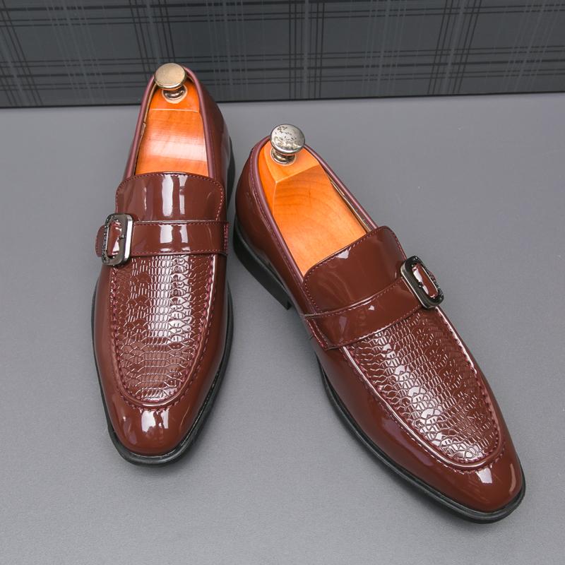 Fashion 2024 New Brand Men Wedding Leather Shoes Fashion Patent Leather Retro Business Work Shoes Derby Shoes Man Casual Flats Loafers