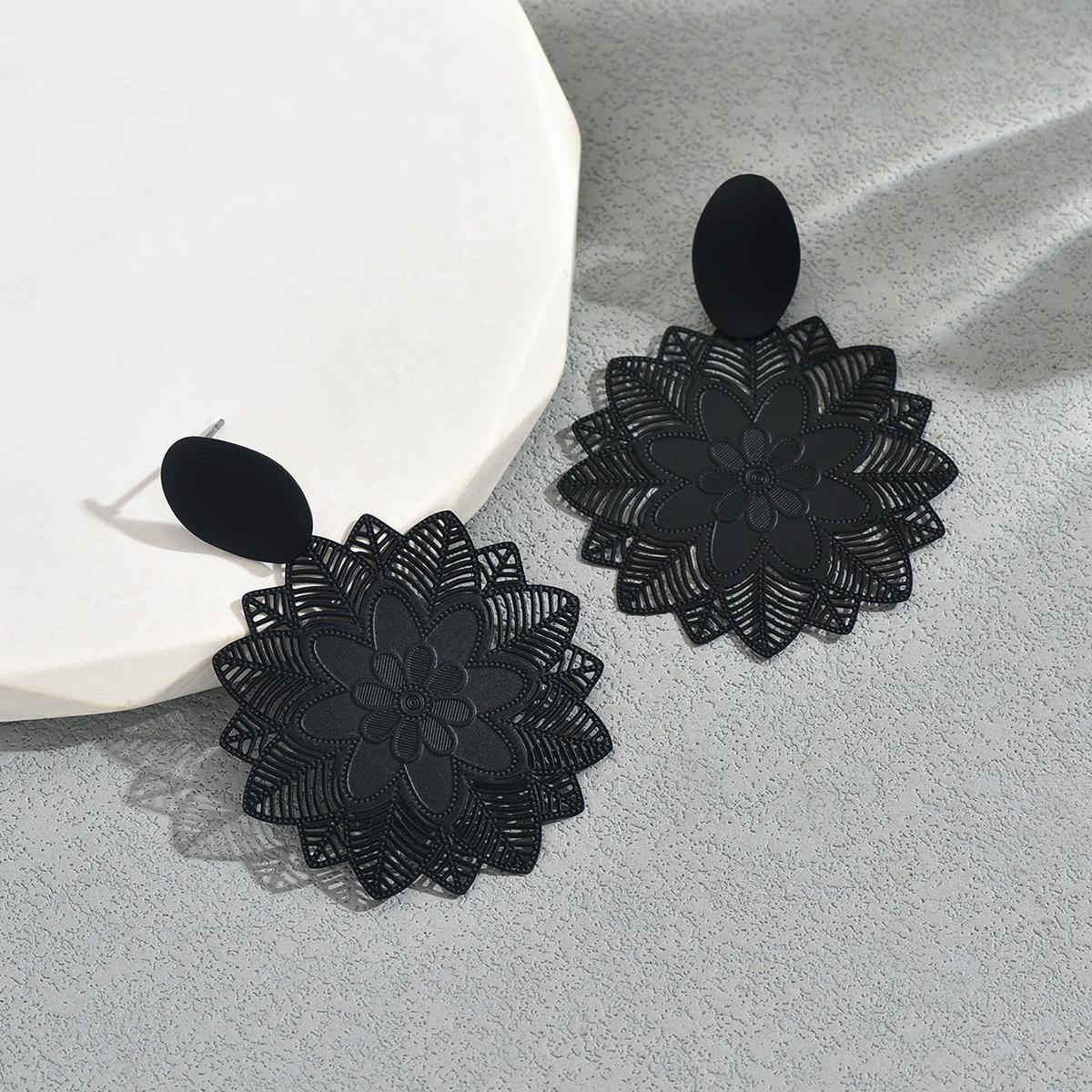 Elegant Black Floral Cutout Earrings Boho Floral Drop Earrings Women s Chic Retro - Themed Parties Wedding Jewelry