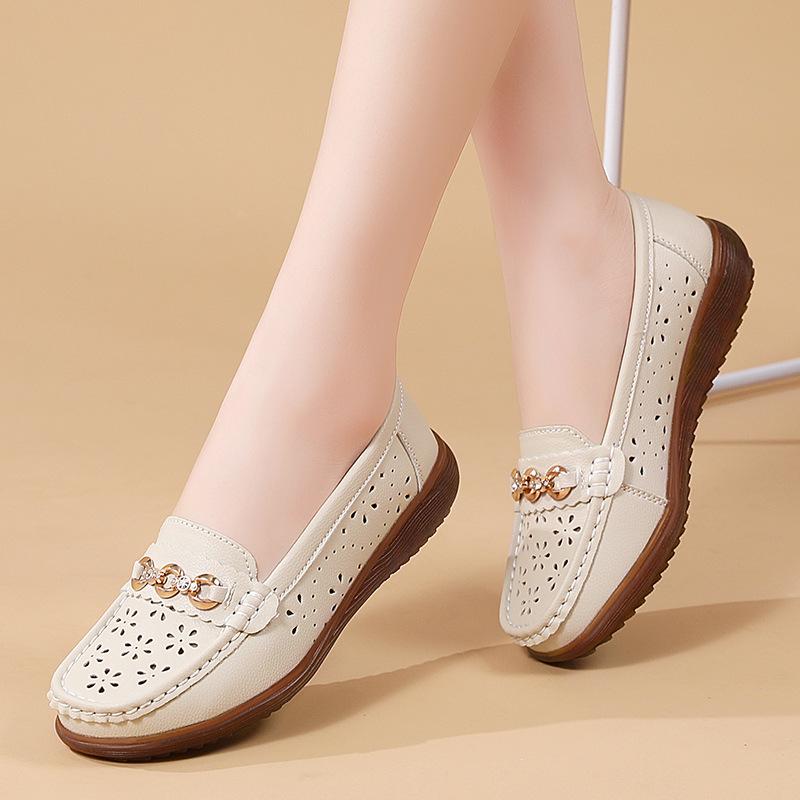 

Spring and Autumn New Cowhide Mom Shoes Soft Sole Comfortable Dog Shoes One-Picked Lazy Shoes Middle-aged and Elderly 35