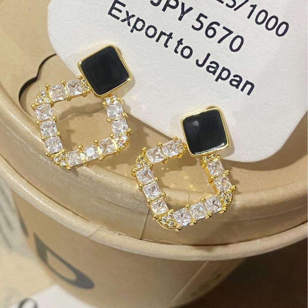 Retro Black Zirconia Square Stud Earrings for Women - Elegant, Simple, High-End Hollow Design