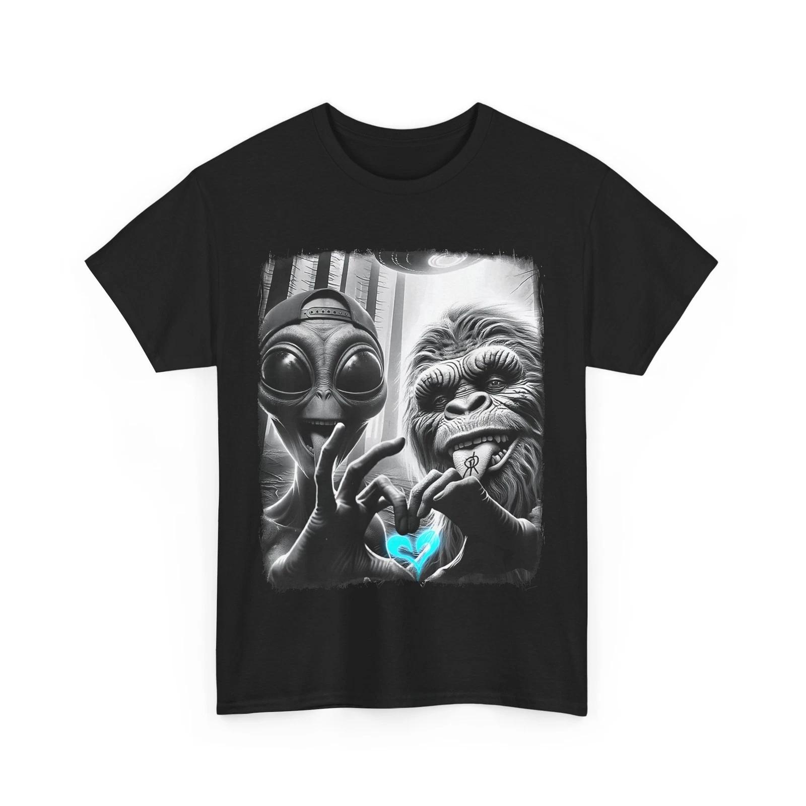 Bigfoot Alien T-Shirt, Sasquatch Alien Lovefest Love Hand Sign Cute Shirt S