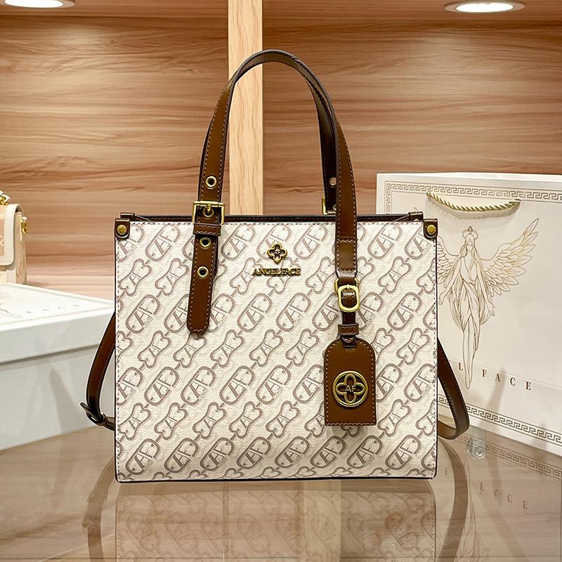 

Large-capacity tote bag for women, 2024 spring/summer new model, high-end fashion soft leather women s bag, stylish crossbody mom bag бежевый