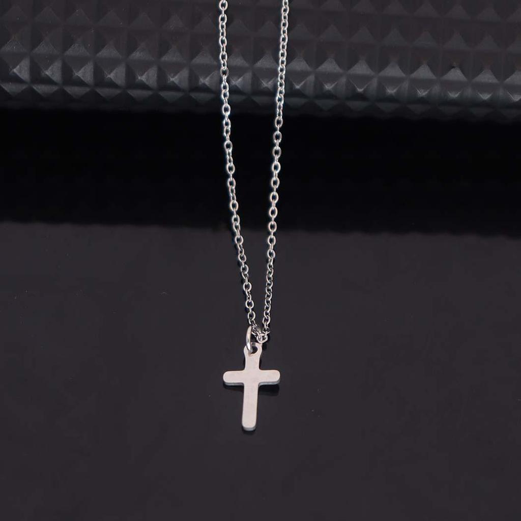 Versatile Stainless Steel Women's Cross Clavicle Necklace - European & American Hip Hop Style