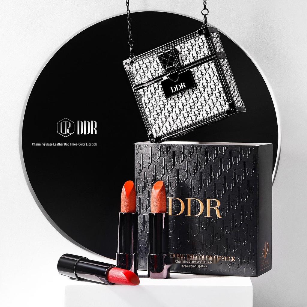 Charming Chain Small Leather Bag with Mirror: Set of Three Lightweight, Soft Matte Lipsticks