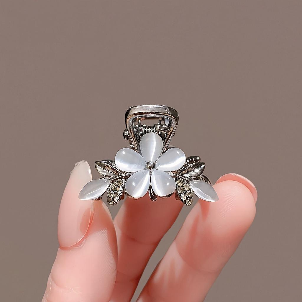 Retro Cat Eye Flower Hair Scratch Matte Silver Metal Base Sparkling Diamond Branches Leaves Decoration Strong Grip Daily Dating