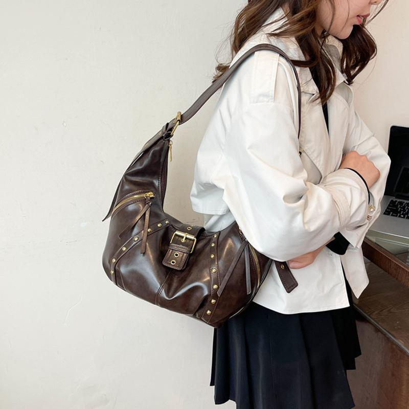 PU Leather Shoulder Bags Retro American Style Rivets Buckle Crossbody Bag Fashion Design Korean Style Locomotive Style Underarm CLE