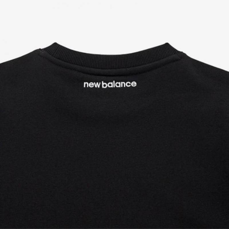 New Balance Small Logo Sweatshirt Nbnccb1013 19