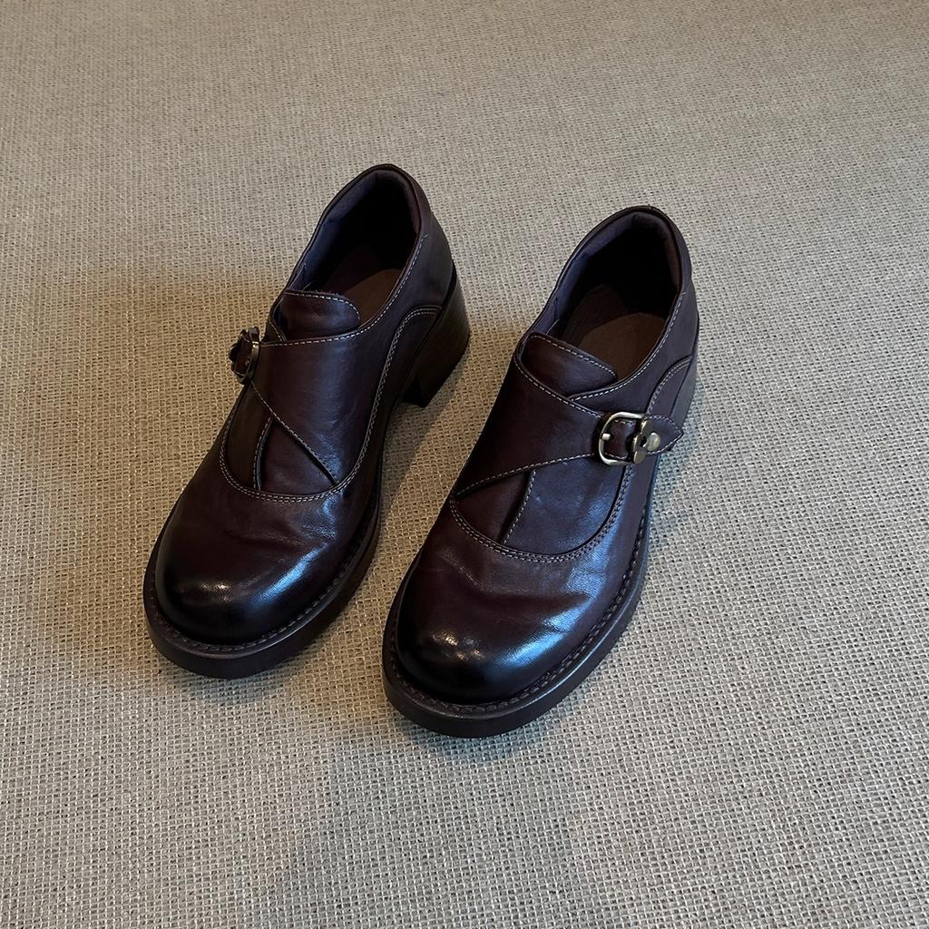 British style loafers 2026 versatile thick soled belt buckle single shoes for women with thick heels and small leather shoes