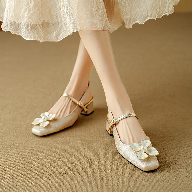Fashion Retro Square Head Flower Buckle Strap New Women's Sandals 2025 Summer Slingback Med Heels Office & Career Shoes Sandalias Mujer