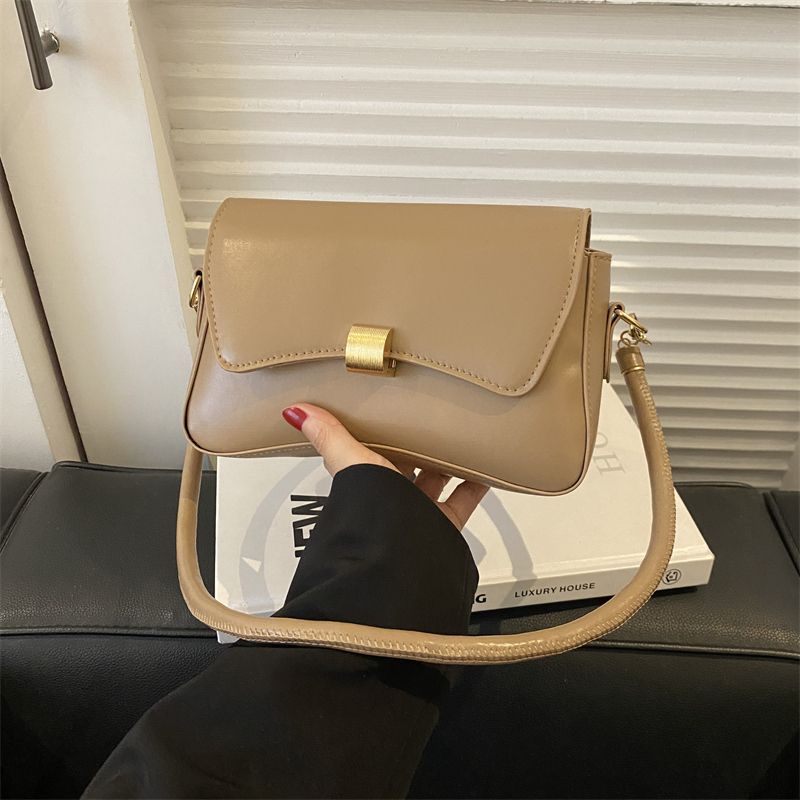 Bag Women's 2025 New Fashion Commuter Bag Versatile Shoulder Crossbody Bag Niche Premium Baguette Bag Underarm Bag