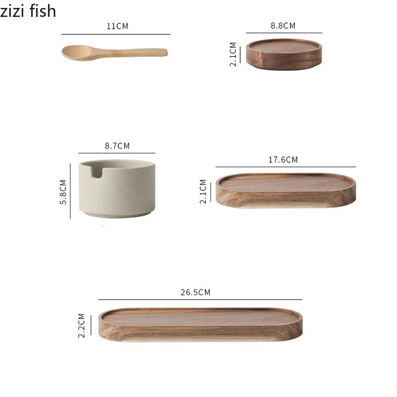 European Kitchen Spice Pepper Storage Bottle Round Ceramic Seasoning Jar with Wooden Lid Salt Pepper Jar Kitchen Tools Porcelain
