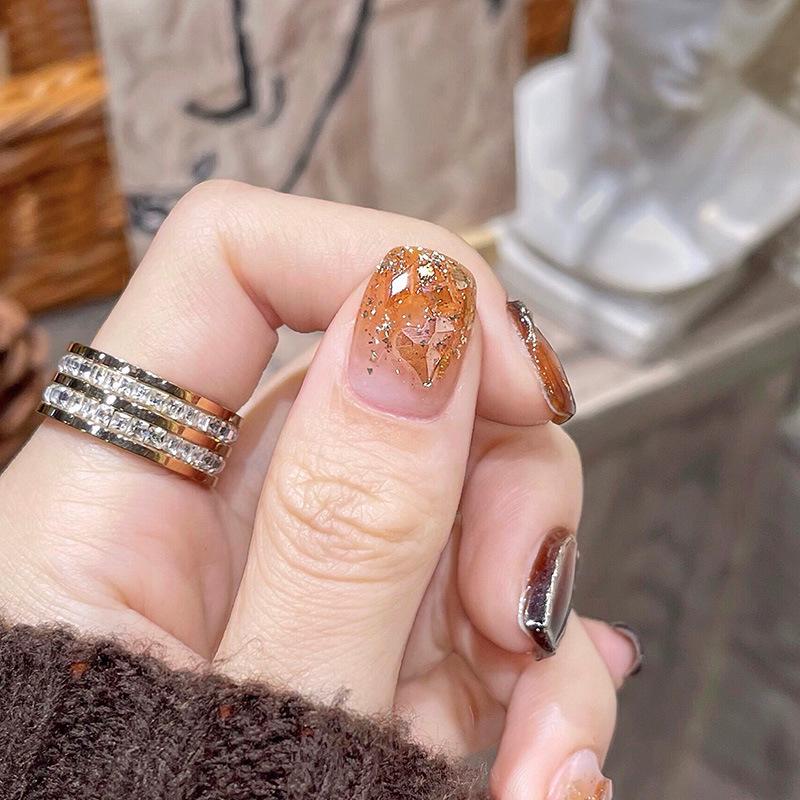 Amber Brown Ice Transparent Short Fake Nails - High-End Spring/Summer Whitening Finish