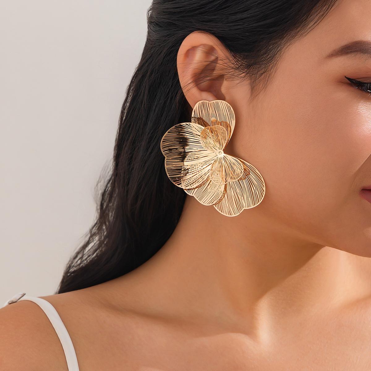 SHIXIN Elegant Multi Layer Petal Flower Ear Studs Earrings for Women Classic Gold Color Floral Piercing Earrings Fashion Jewelry
