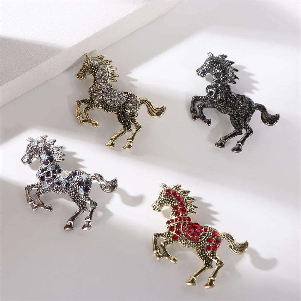 Casual Zodiac Animal Lapel Pins Classic Metal Badge Pin Rhinestone Horse Brooches Friends