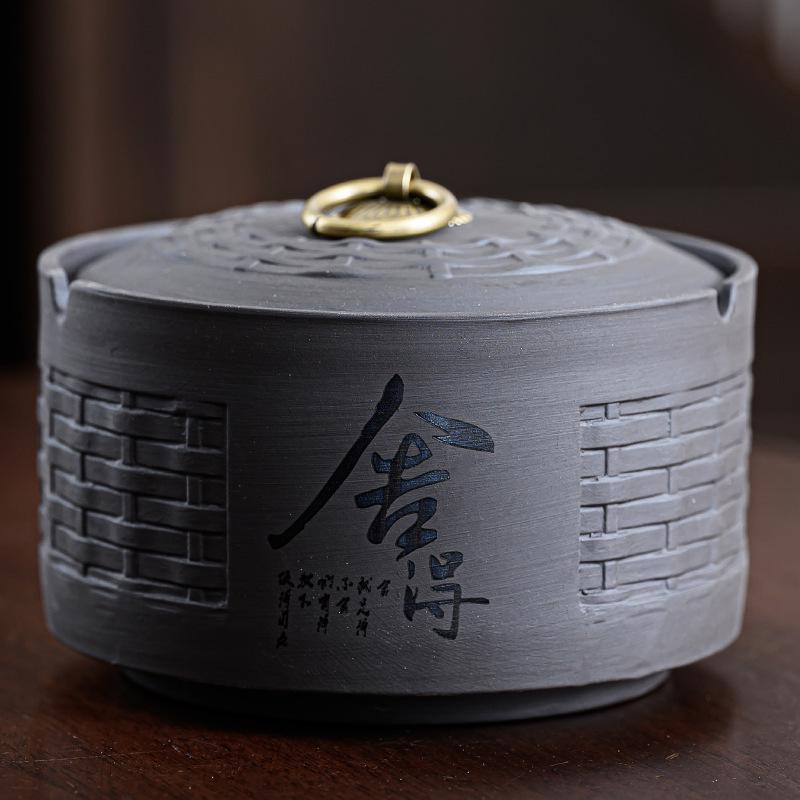 Zisha Ceramic Ashtray with Lid: Medium, Fly-Proof, Retro Home & Office Decor for Extinguishing Cigarettes.