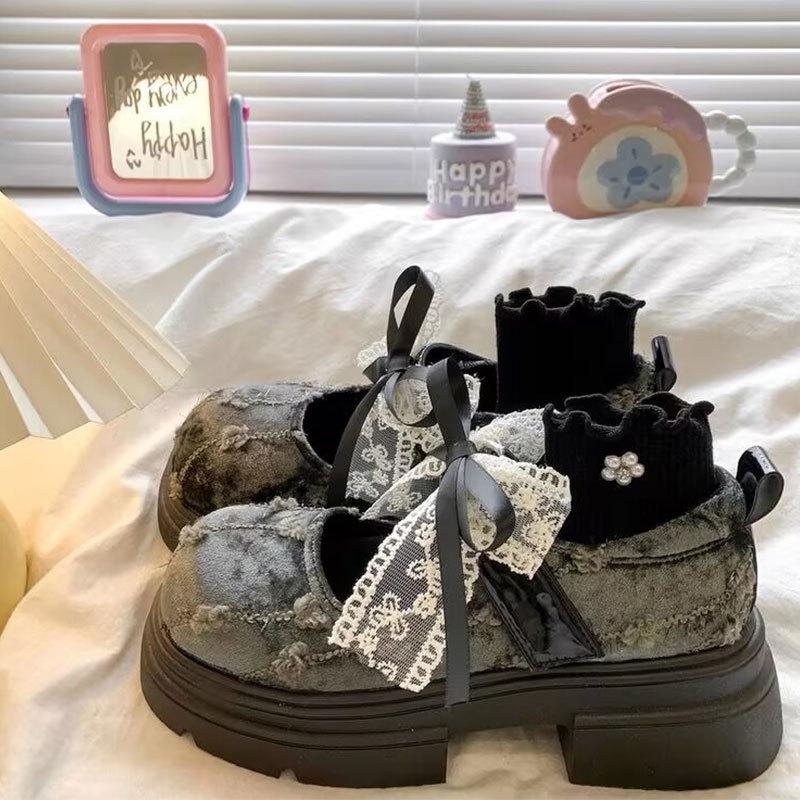 Neue chinesische flache Einzelschuhe Damen neue kleine dicksohlige kleine Lederschuhe großer Kopf Schleife Mary Jane Schuhe