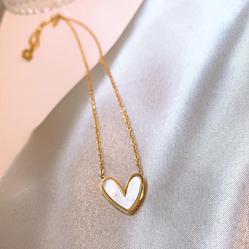 Stainless Steel Necklace Classic Shell Heart Pendant Necklace Cute girls  accessories women's fashion necklace
