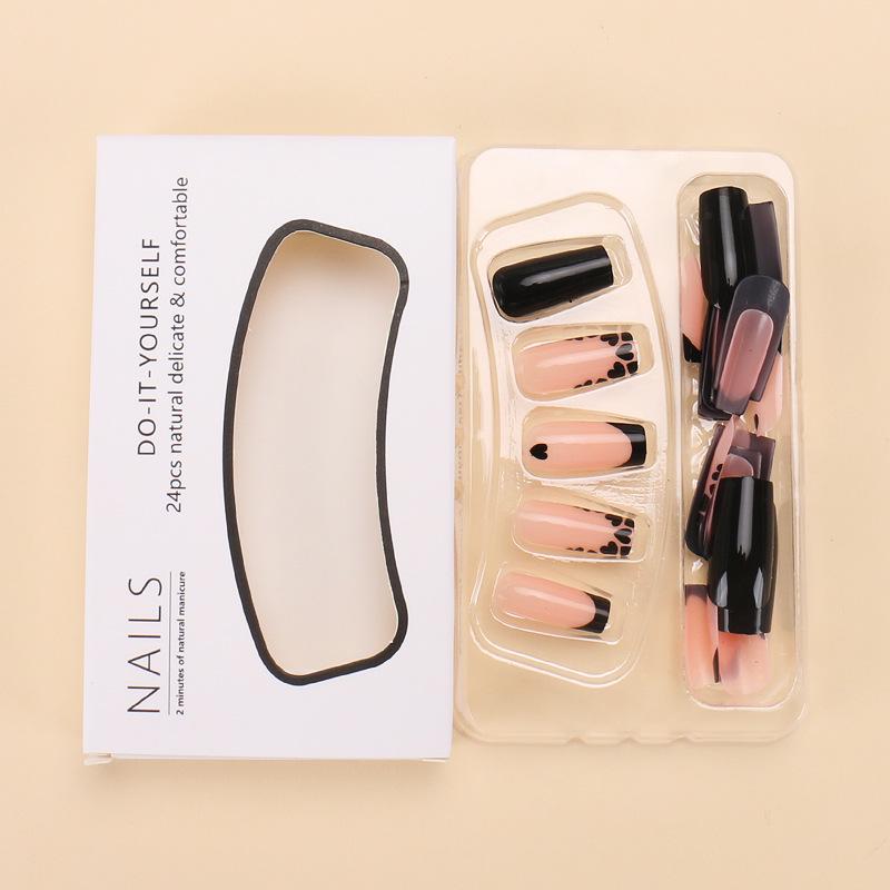 Europäische & Amerikanische Schwarzes Herz Französische Nagelkunst - 24 Tragbare Stücke