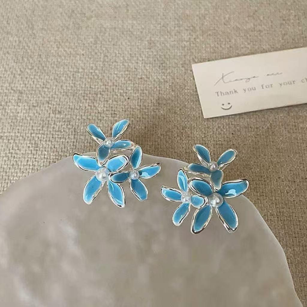 New Sweet Three Flower Design Enamel Oil Drip Light Luxury High End Earrings Party Gifts for Women Girl Fashion Y2K Cute Zircon
