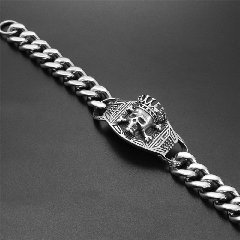 Hot-selling titanium steel skull bracelet - men's vintage polished stainless steel bangle