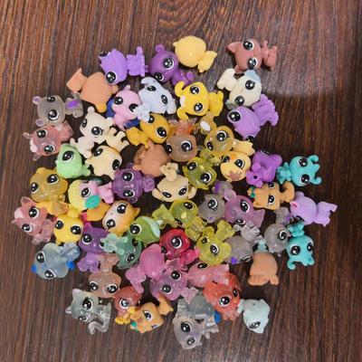 10 PIEZAS Littlest Pet Baby Mini Figura Más Pequeña Original Animal Súper Diminuto Oveja Pájaro Conejo Juguete para Niños Coleccionables
