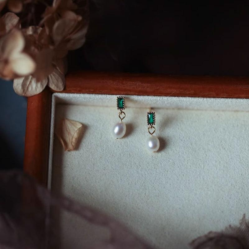 Small Mini Exquisite Shiny Emerald Diamond Pearl Earrings Fashionable Temperament Earrings French Style