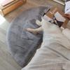 Tapete Oval de Pelo Sintético de Coelho para Casa - Formato Irregular, Pelo Curto Macio, Perfeito para Quarto ou Cabeceira