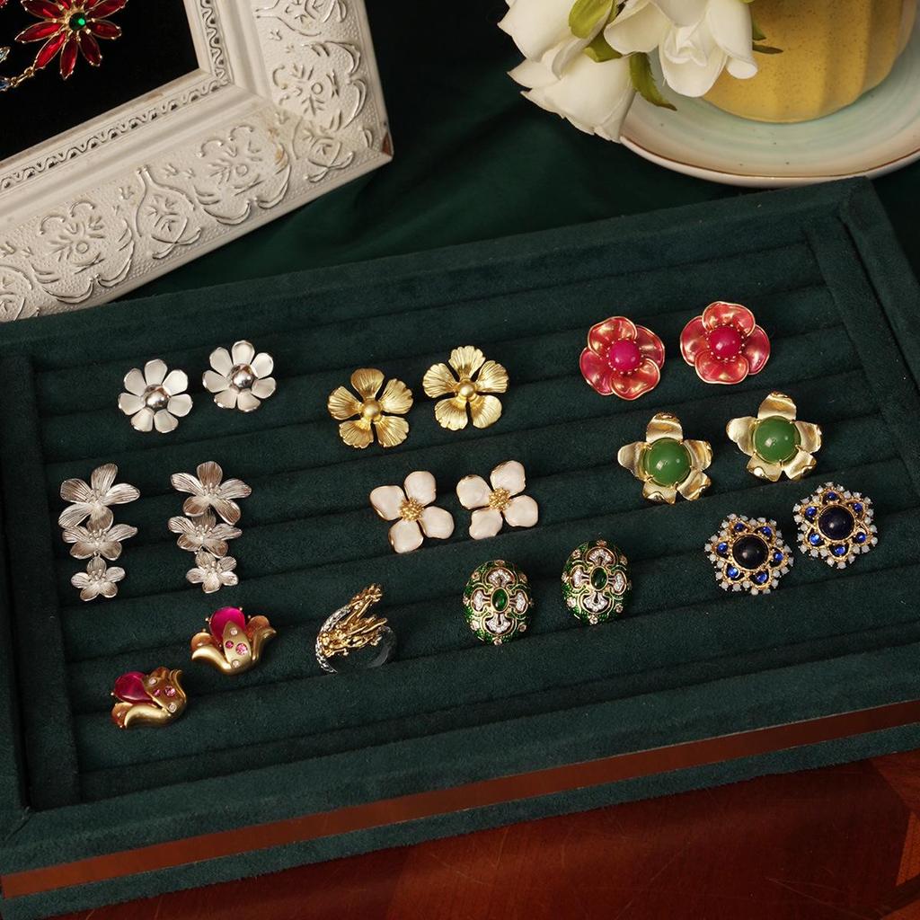 Vintage High-End Retro Flower Tassel Earrings in Zircon