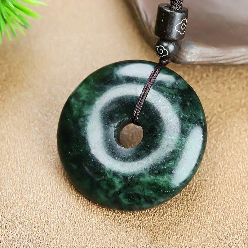 Pendant Natural Transparent Green Tibetan Medicine Safety Buckle Magnetic Safety Buckle Dark Green Snake Pattern Necklace