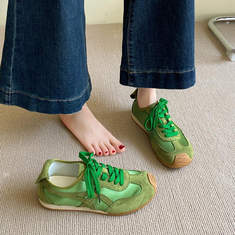 2025 spring and summer new women's shoes flat-bottomed retro lightweight breathable casual versatile sports shoes