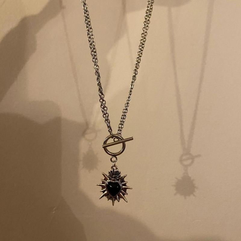 Rebellious Gothic Heart Necklace With Punk Spikes Alloy Lightweight Neck Chain Jewelry Unique Gift Choice for Women